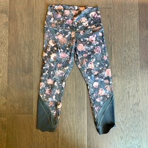 LuluLemon athletica floral capris 21”